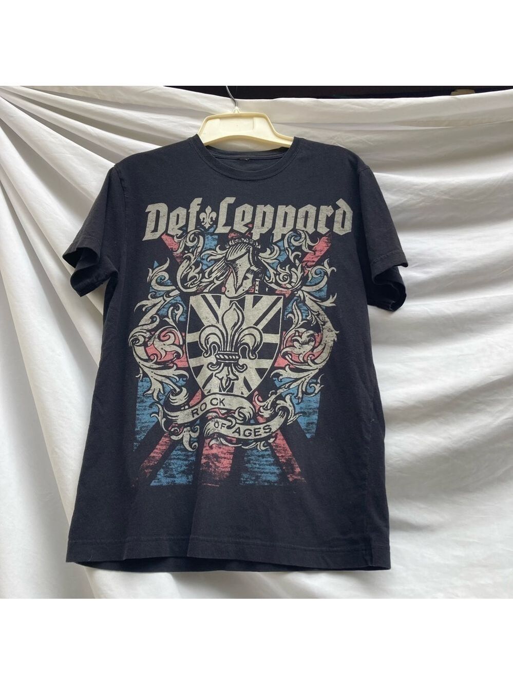Def Leppard Rock Of Ages Black T-Shirt, Size Small